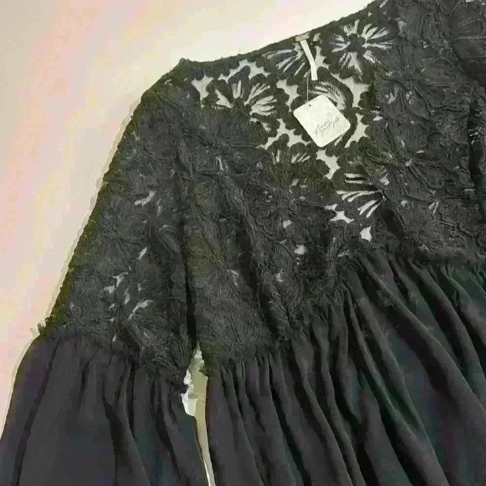 NWT Black Free People color-black Magdalene Crochet Tunic Top Color: Black Siz…